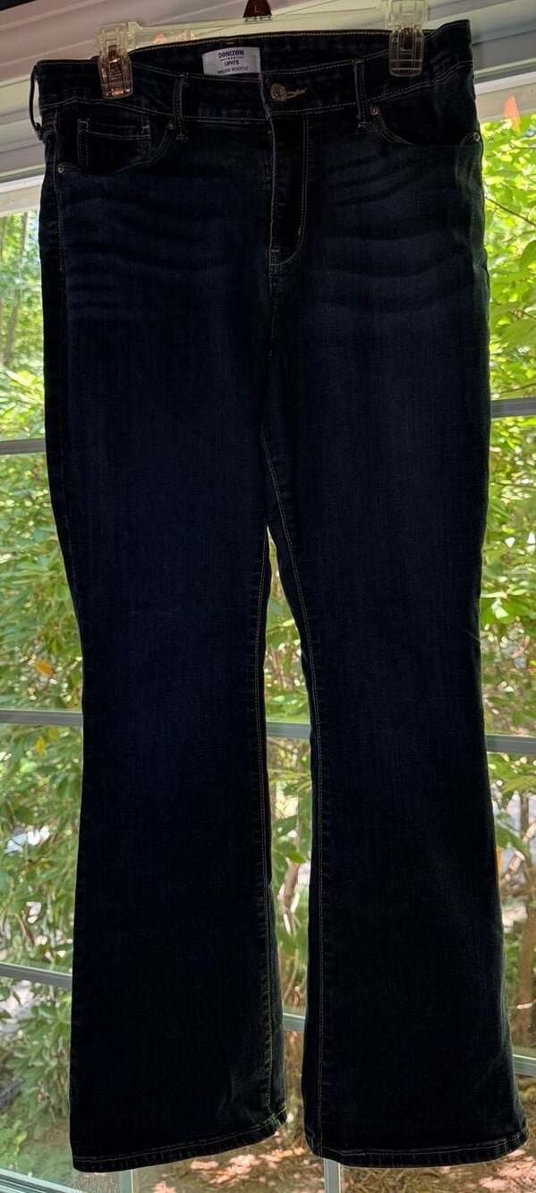 Denizen from Levi's Mid-Rise Bootcut Jeans Size 12
